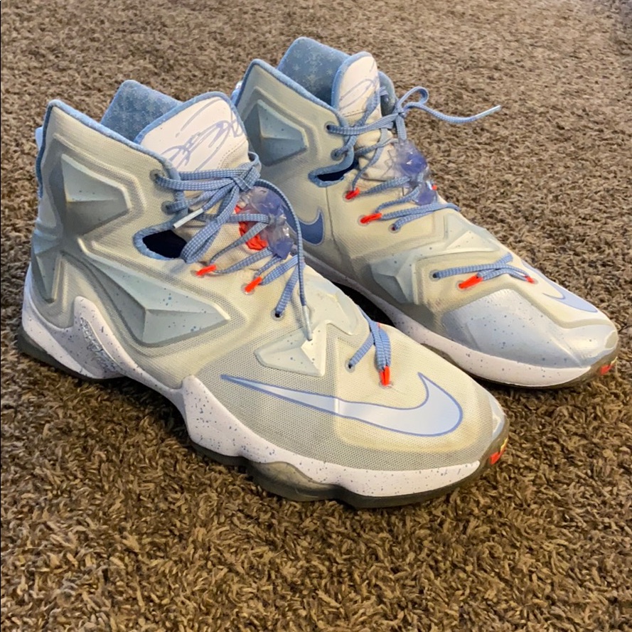 Lebron 13 Christmas Size 14